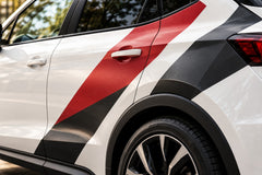 Autocolante auto – detaliu de material și finisaj