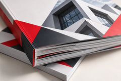 Cataloage / reviste – detaliu de material și finisaj